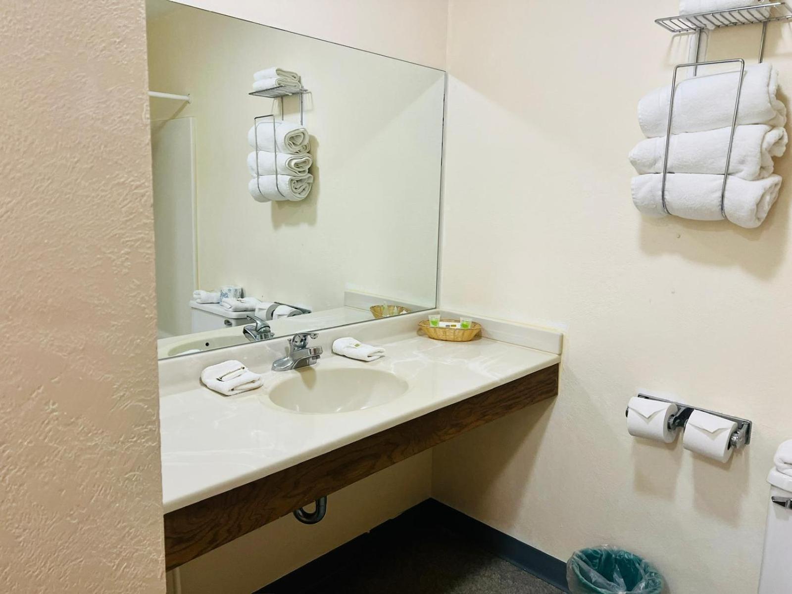 Villa Inn Motel Near Hwy 12 Wi Capital O Fort Atkinson Zewnętrze zdjęcie