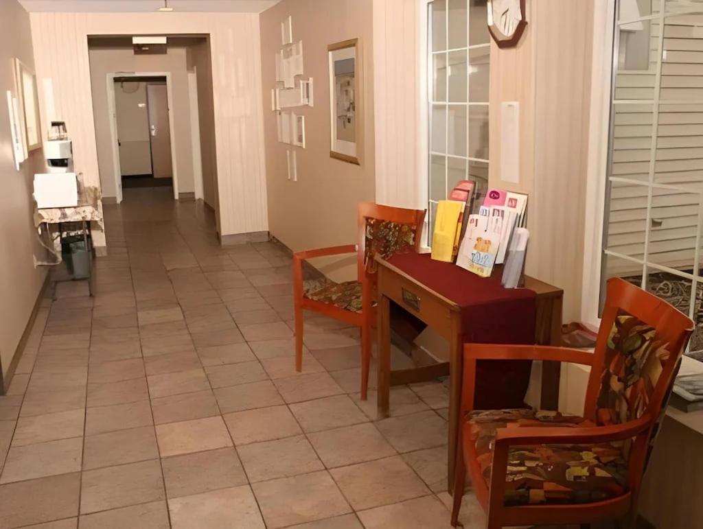 Villa Inn Motel Near Hwy 12 Wi Capital O Fort Atkinson Zewnętrze zdjęcie
