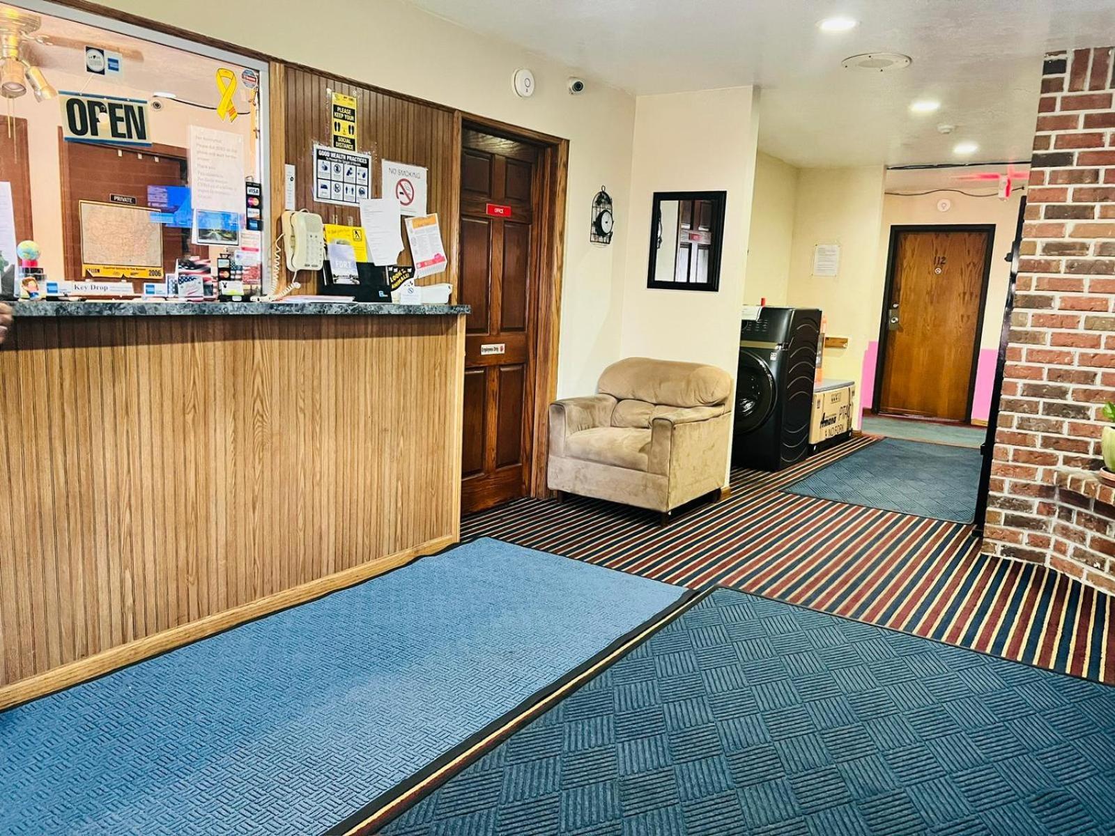 Villa Inn Motel Near Hwy 12 Wi Capital O Fort Atkinson Zewnętrze zdjęcie