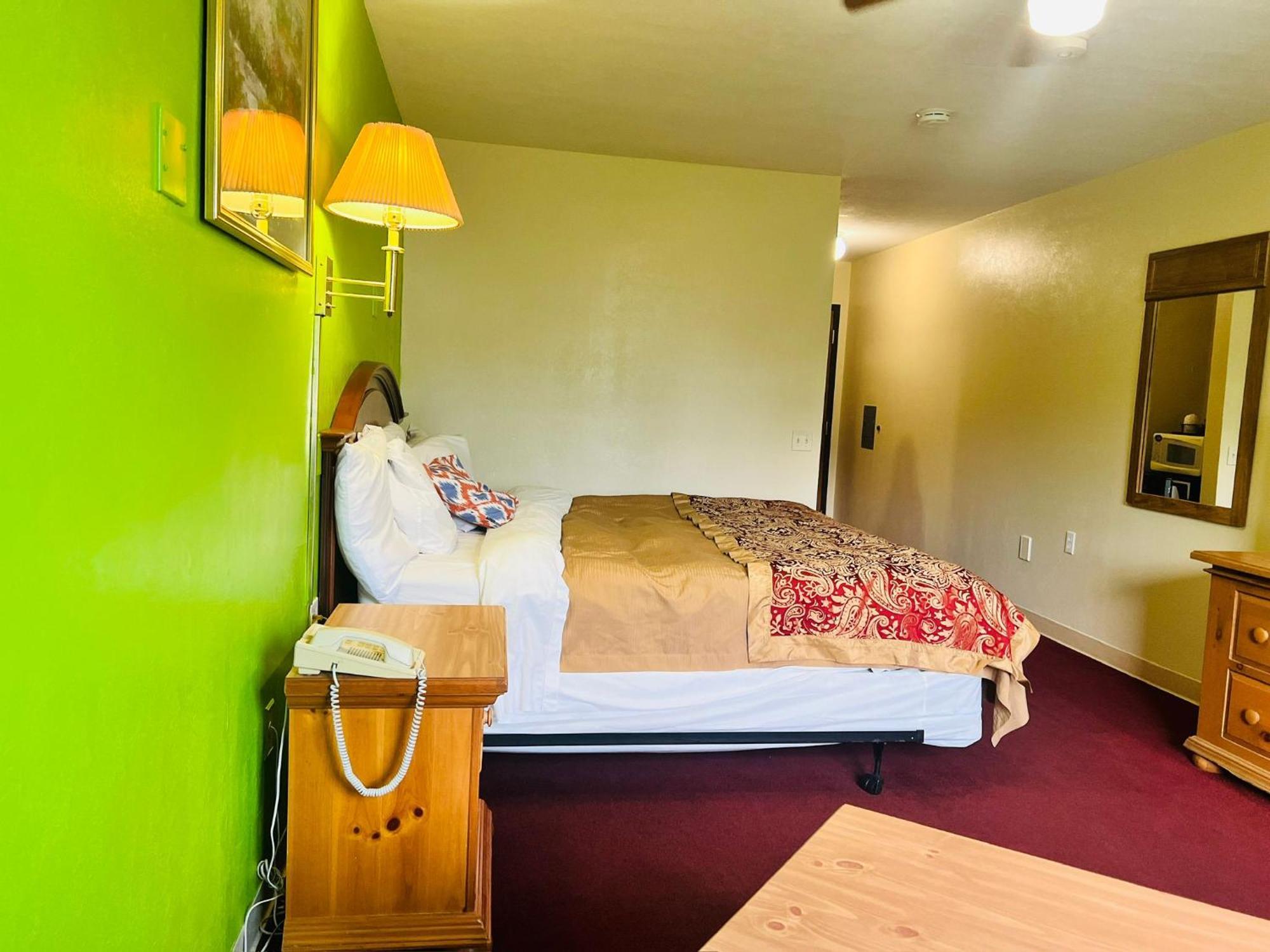 Villa Inn Motel Near Hwy 12 Wi Capital O Fort Atkinson Zewnętrze zdjęcie